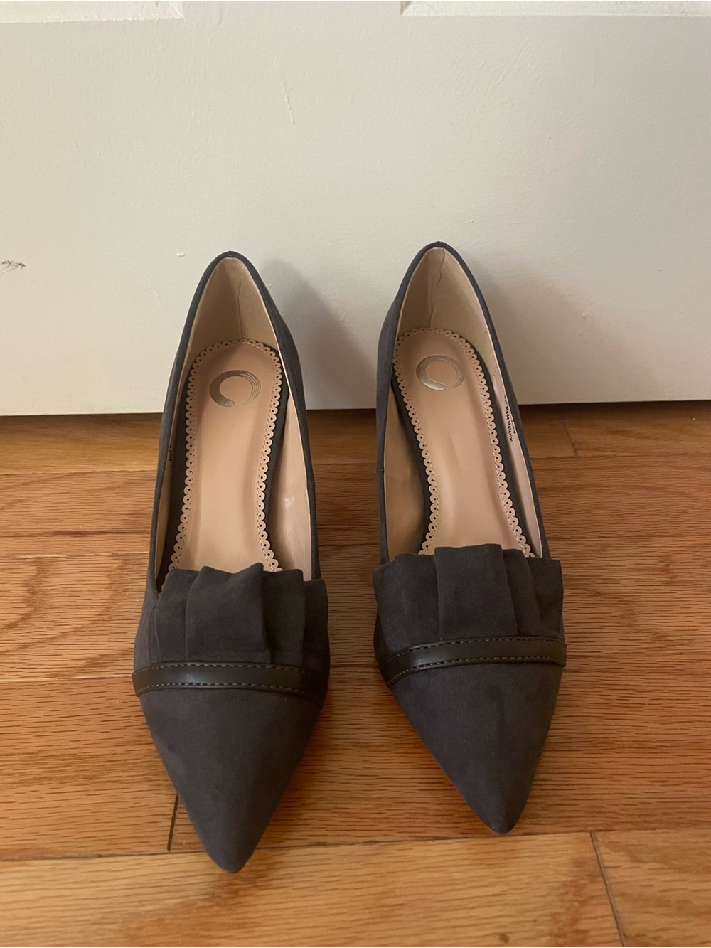 Pointed Black Suede Heels with Decorative Pleat